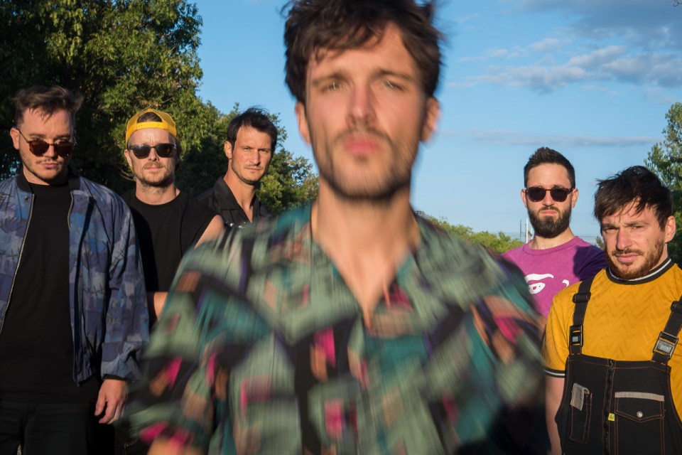 Kunta mélange rock et hip hop avec l'endiablé Anything Goes